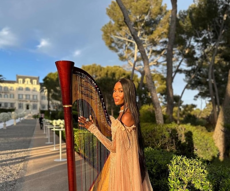 Наоми Кембъл показа за първи път сина си