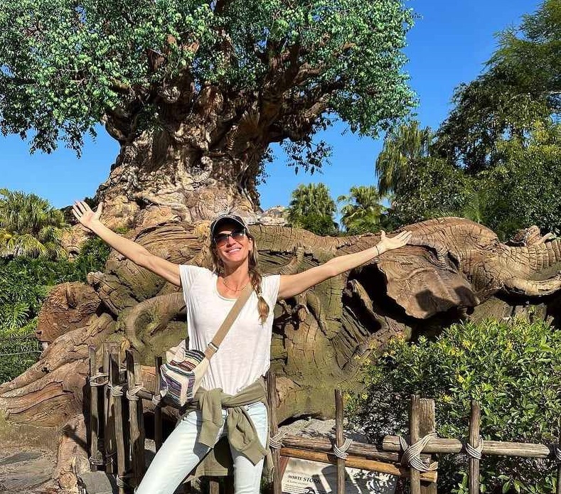 Жизел Бюндхен отпразнува рождените дни на децата в Дисниленд