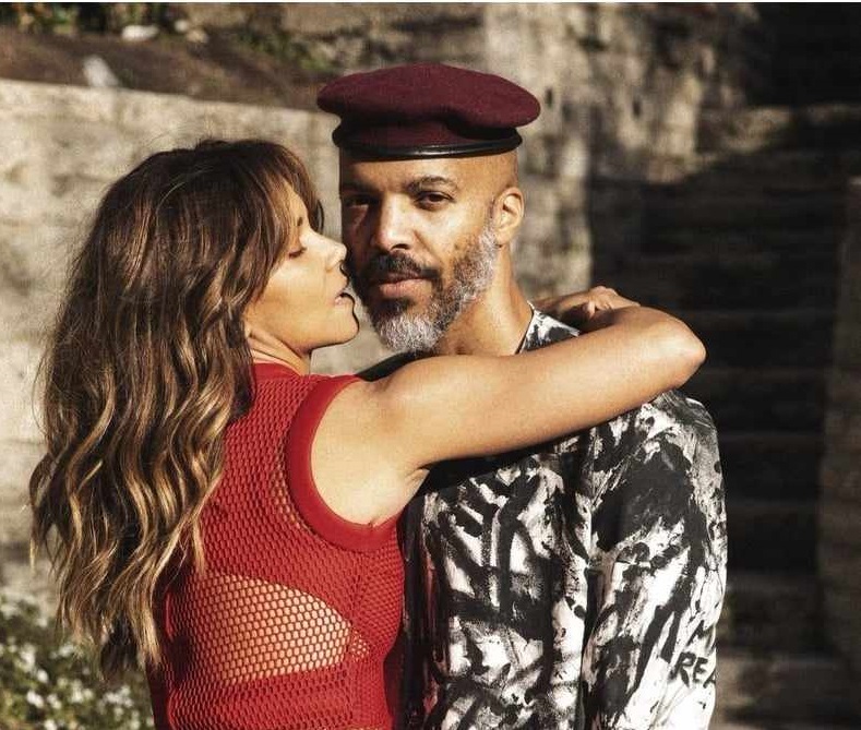 Хали Бери пусна страстни кадри с Ван Хънт