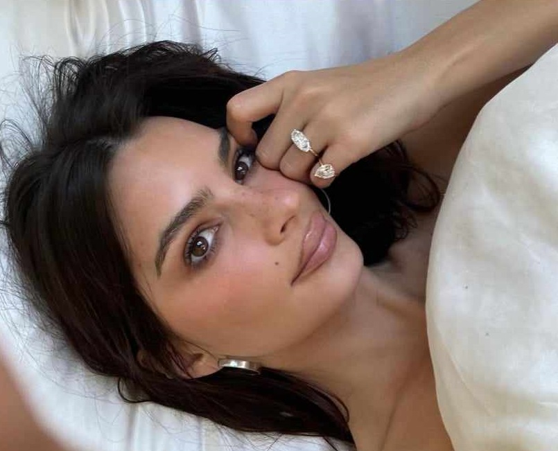 Развод и за годежния пръстен на Емили Ратайковски