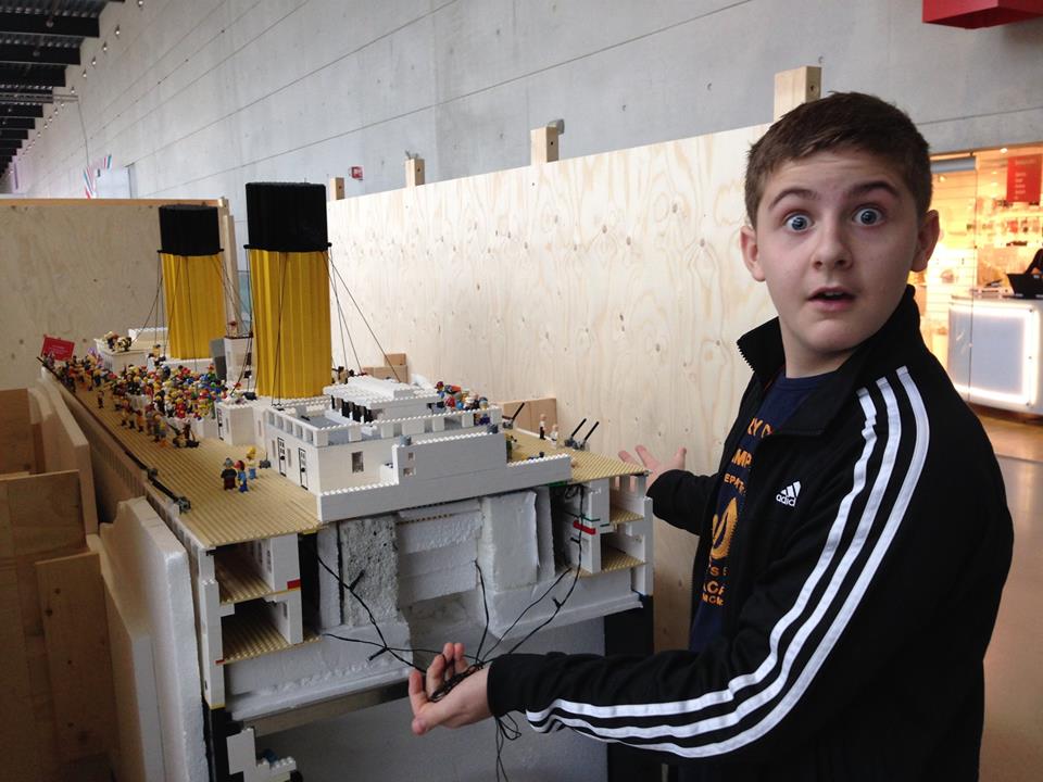 Момче аутист построи най-големия макет на „Титаник“ 