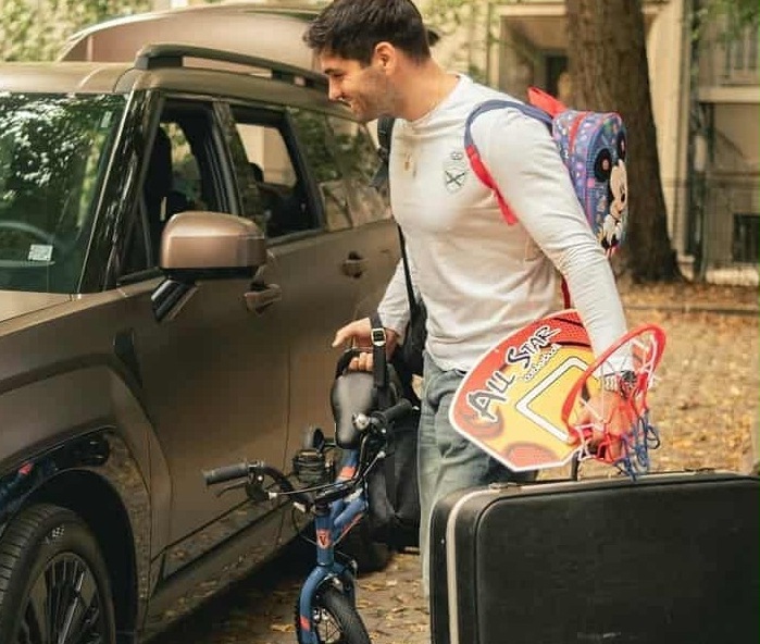 Павел Иванов на път със семейството 