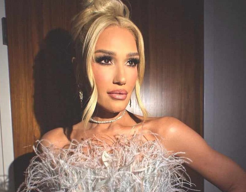 Гуен Стефани поздрави за Коледа с нов семеен портрет