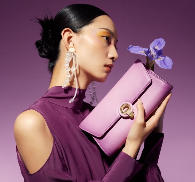 Цветът на дрехите подкрепя  самочувствието