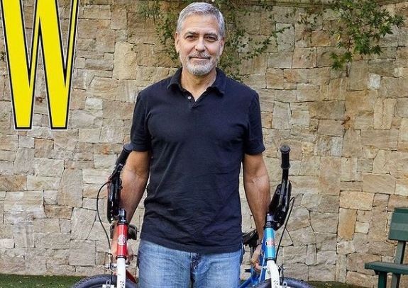 Джордж Клуни учи 3-годишните близнаци на „ужасни“ неща  