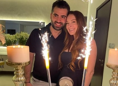 Линдзи Лоън празнува годежа си с Бадер Шамас в Кувейт 