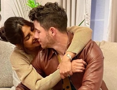 Приянка Чопра и Ник Джонас показаха за първи път новородената си дъщеря 