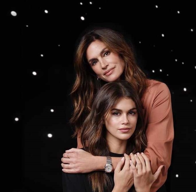 Кая Гербер за работата със Синди Крауфорд: Тя е страхотна майка, но все още ме обърква