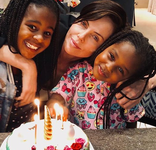 Чарлийз Терон с пожелание към дъщерите си