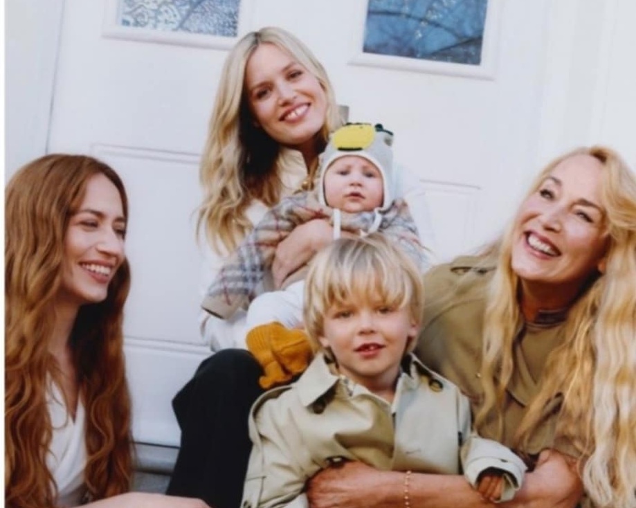 Супермоделът Джери Хол с фотосесия за Деня на майката