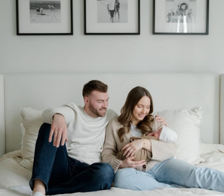 Дъщерята на Еминем показа 4-месечния си син в костюм на супергерой