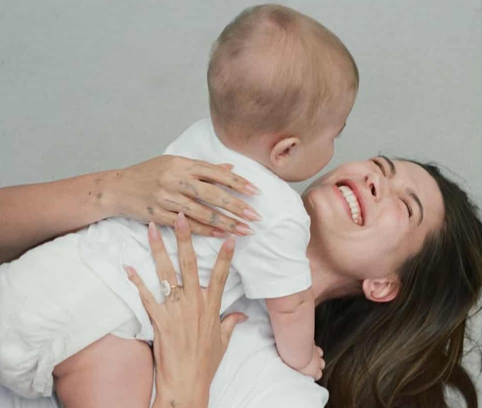 Синът на Хейли Бийбър проходи 