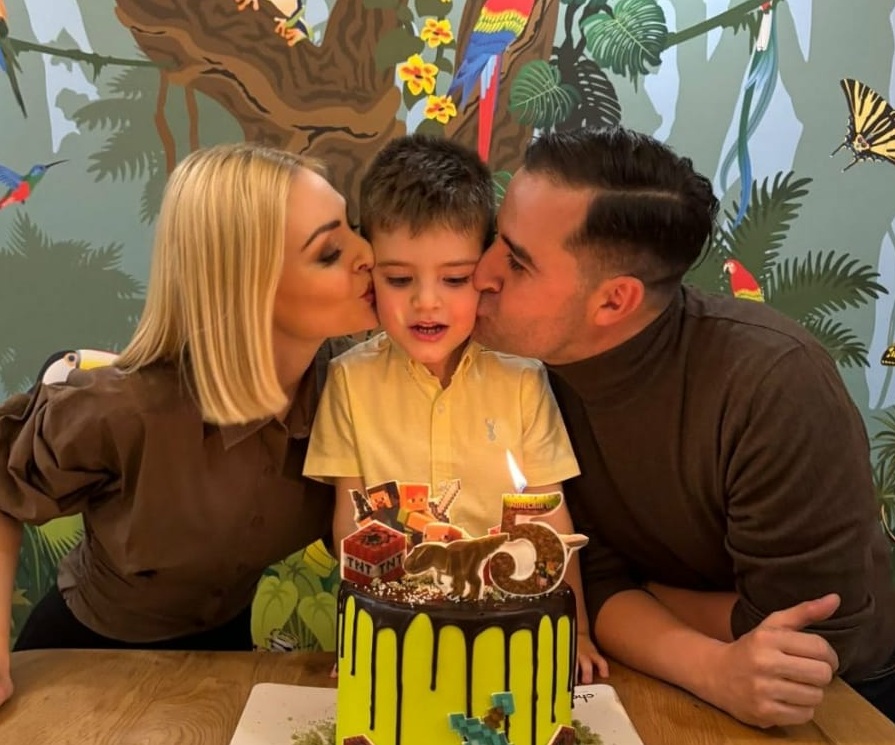 Синът на Поли Гергушева духна 5 свещички 