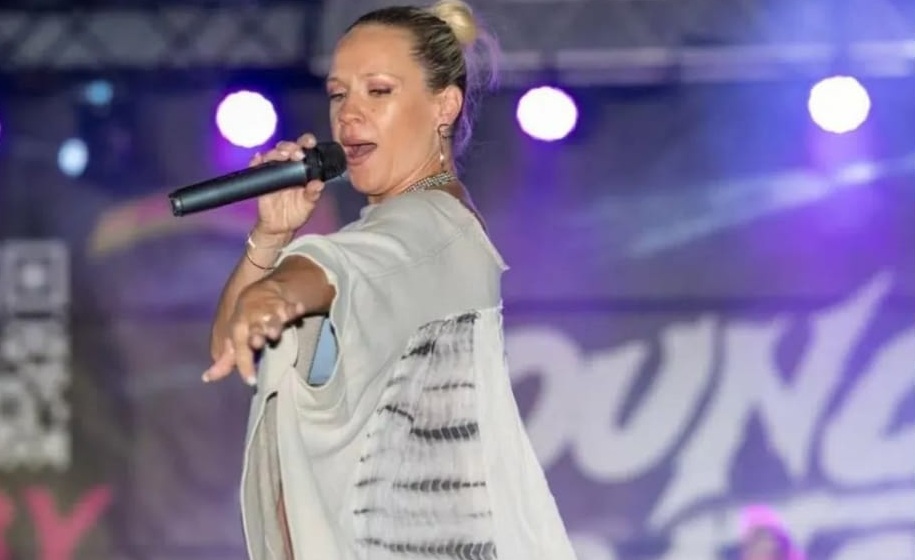 Лора Караджова посвети стих на новороденото си бебе 