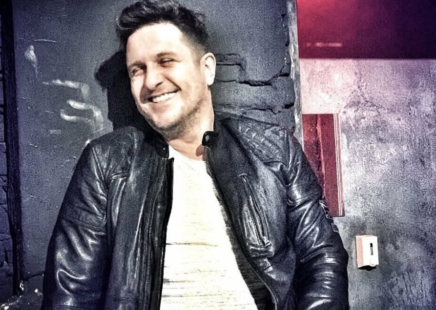 Асен Блатечки и неговите „Причини за бъдеш щастлив“