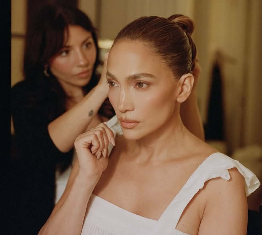 Дженифър Лопес подготвя децата за колеж