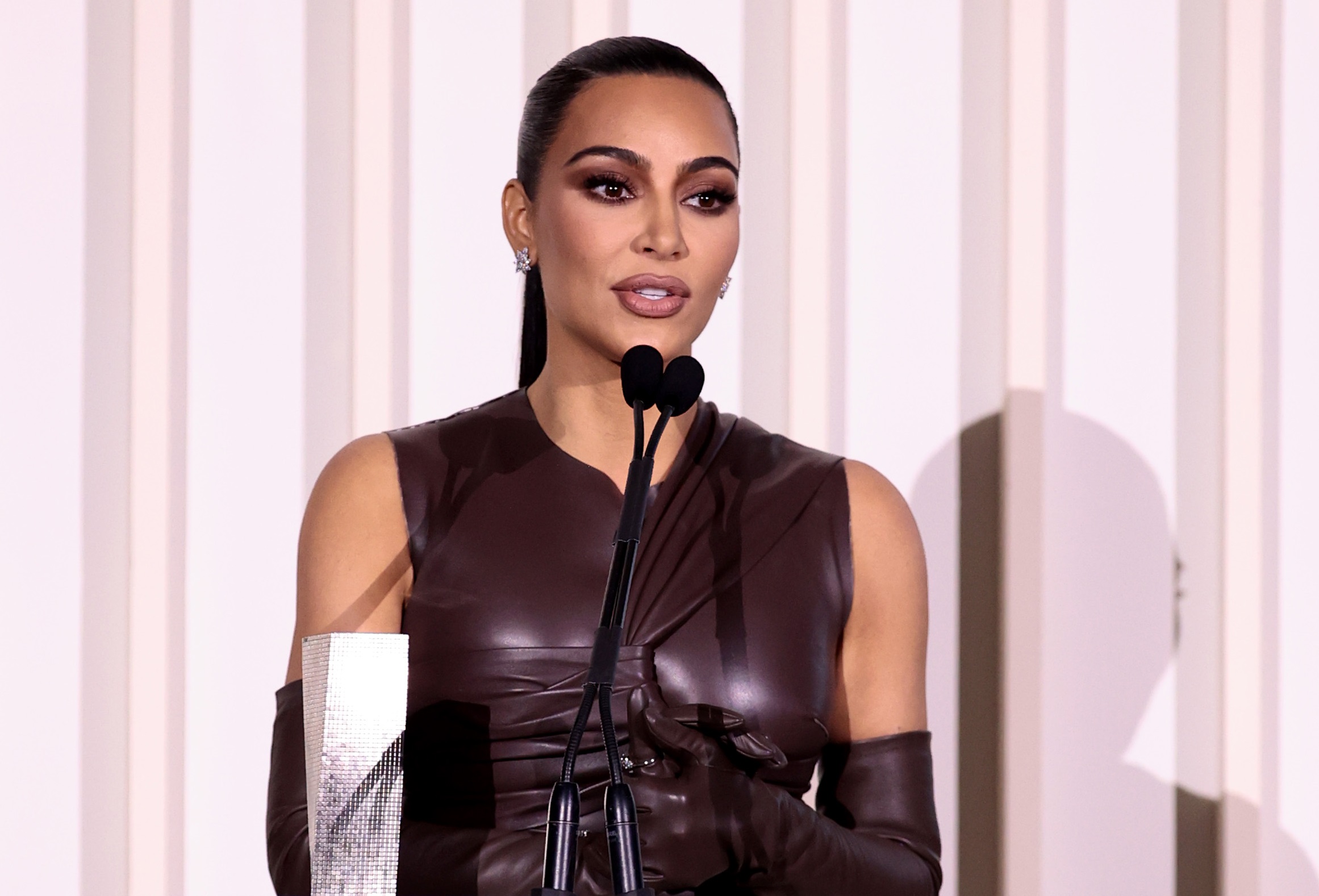 Ким Кардашиян иска да се разведе с Кание Уест възможно най-бързо