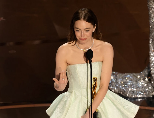 Ема Стоун се разплака на „Оскарите “,  заради дъщеря си 