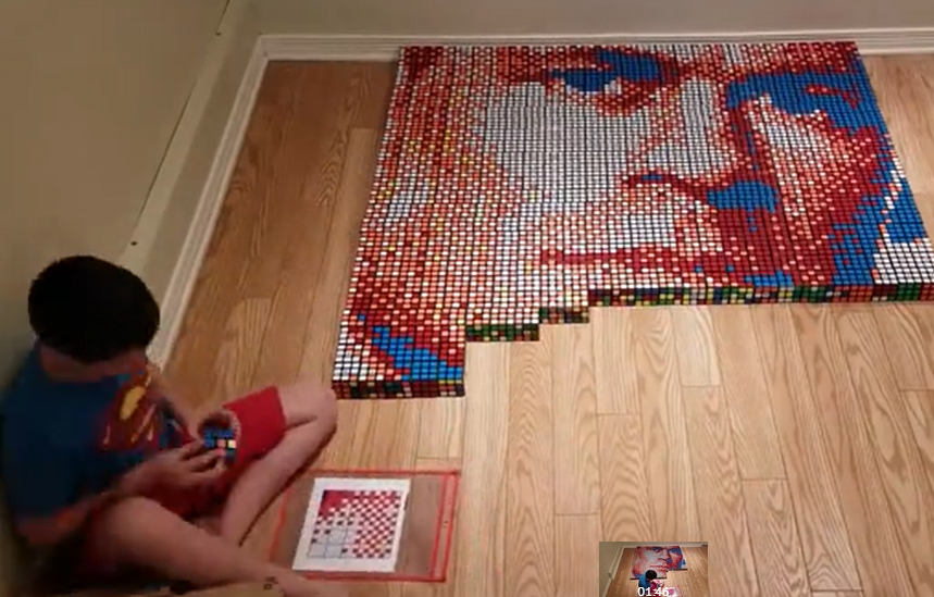 9-годишно момче с дислексия направи портрет от 750 кубчета Рубик  