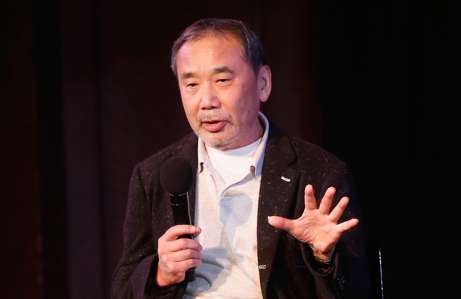 71-годишният Харуки Мураками влиза в ролята на  диджей 