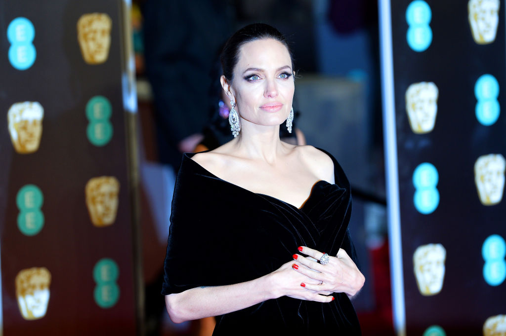 Анджелина Джоли става приказна героиня  