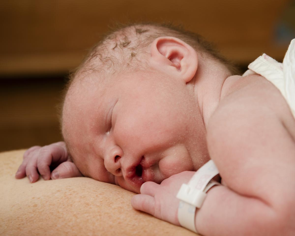 6 ползи от допира кожа-до-кожа на новороденото и майката 