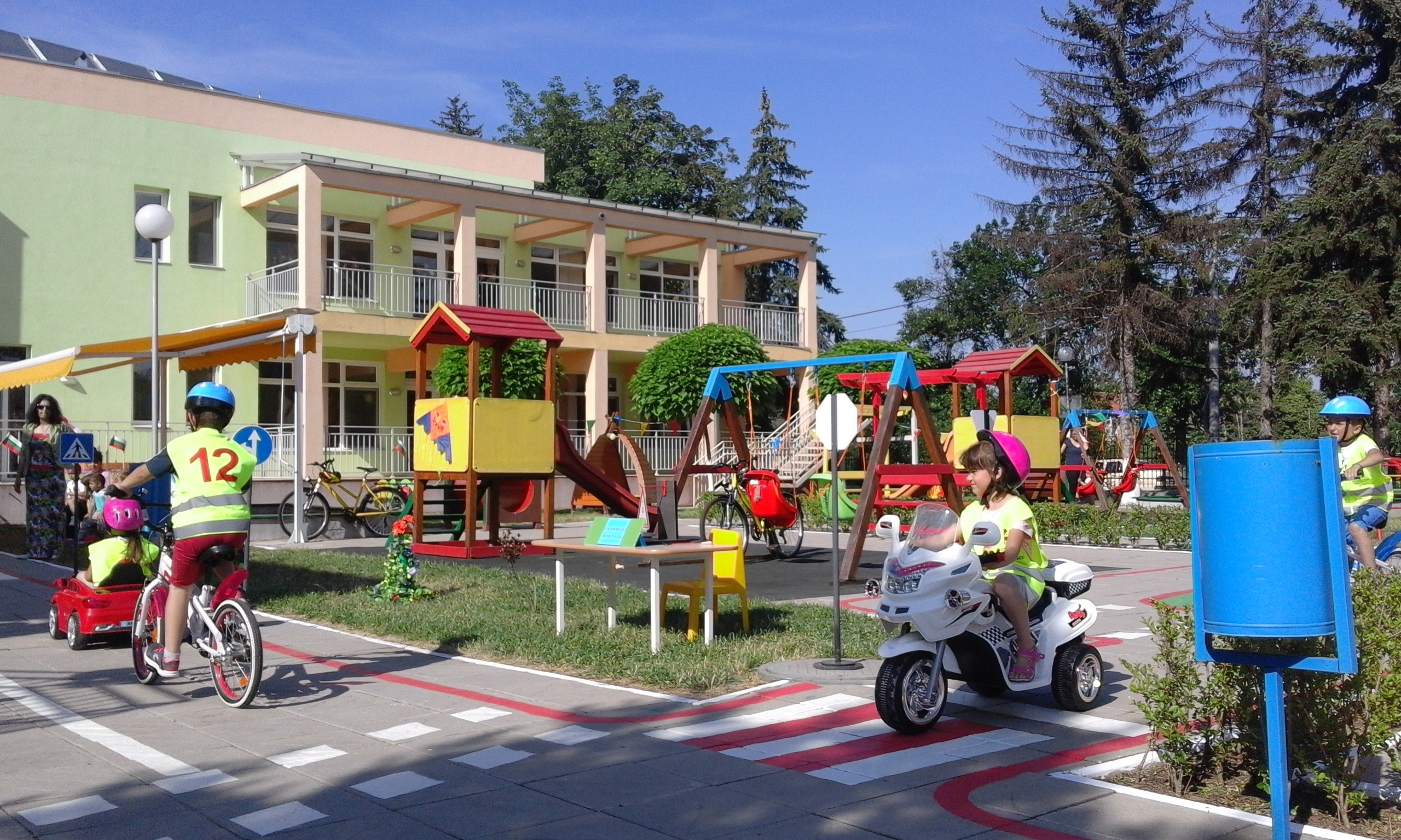 Нова детска площадка от кампанията 