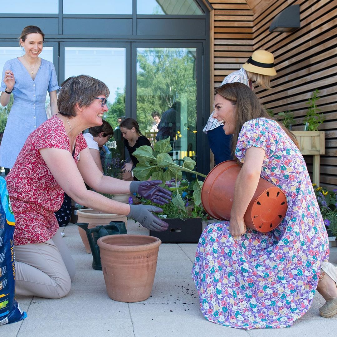 Кейт Мидълтън посади слънчоглед в хоспис - символ на надеждата 