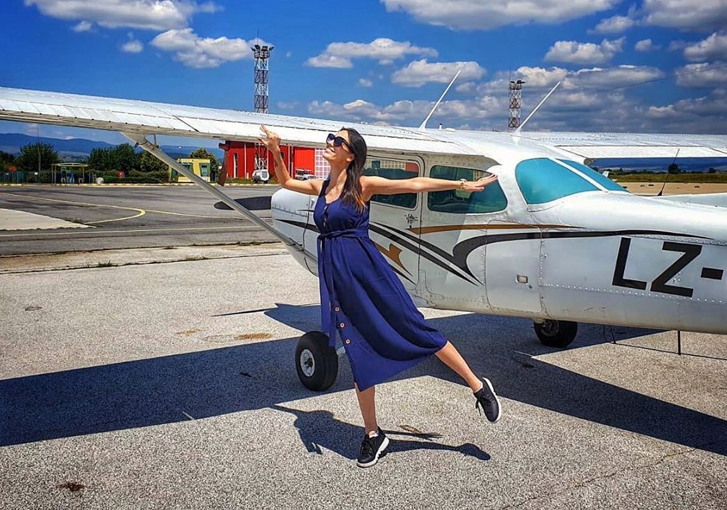 Луиза Григорова подари уроци по летене на мъжа си