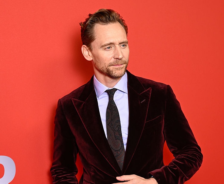 Том Хидълстън стана баща за втори път