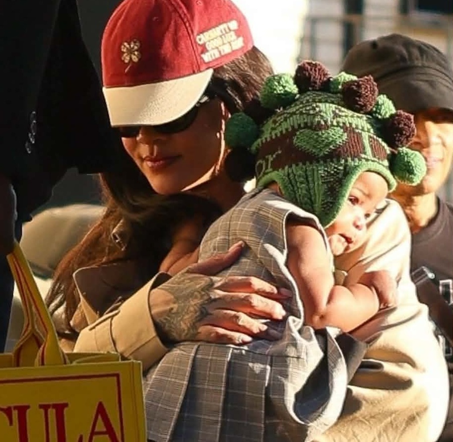 За първи път: Риана показа 6-месечната си дъщеря 