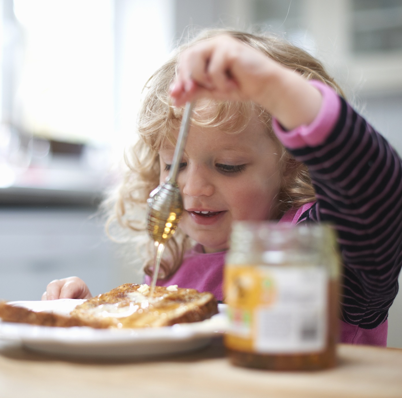 Защо на деца под една година не трябва да се дава мед