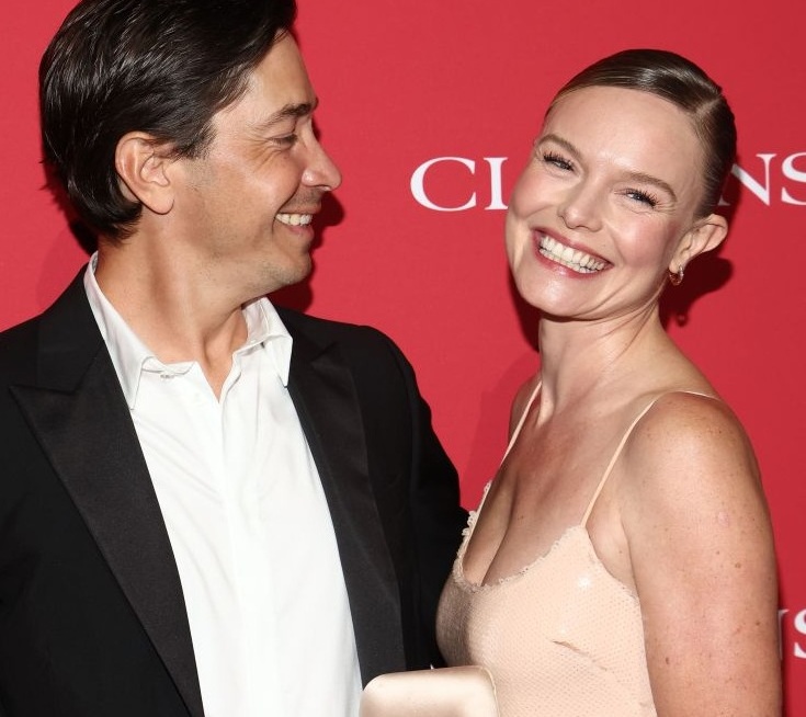 Кейт Босуърт и Джъстин Лонг гушнаха момиченце