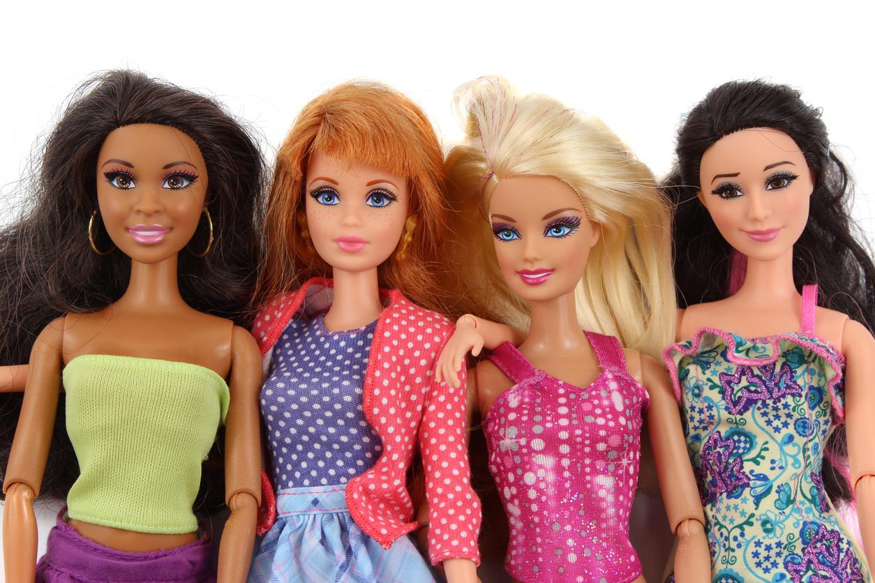 Психолози: не купувайте кукли Барби  