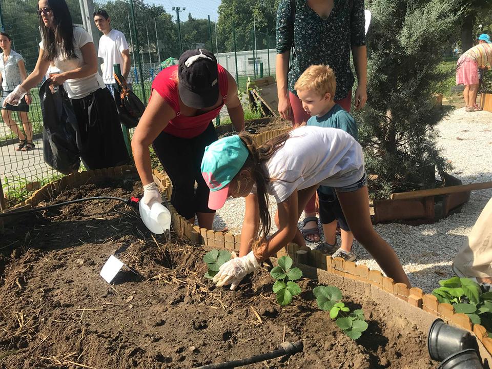 Образователната градинка с външна класна стая