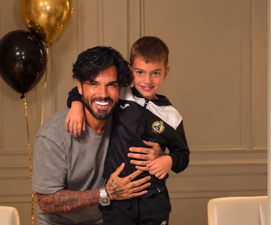 Синът на Благой Георгиев посрещна рождения си ден с тематична торта 