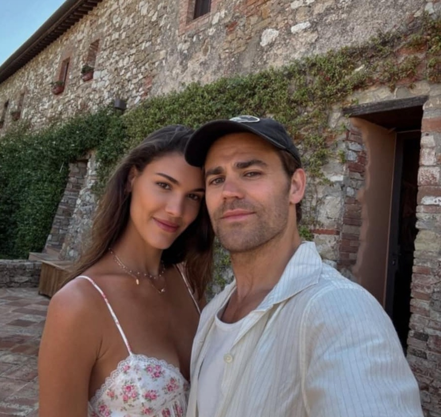 Звездата от „Дневниците на вампира“ Пол Уесли се сгоди