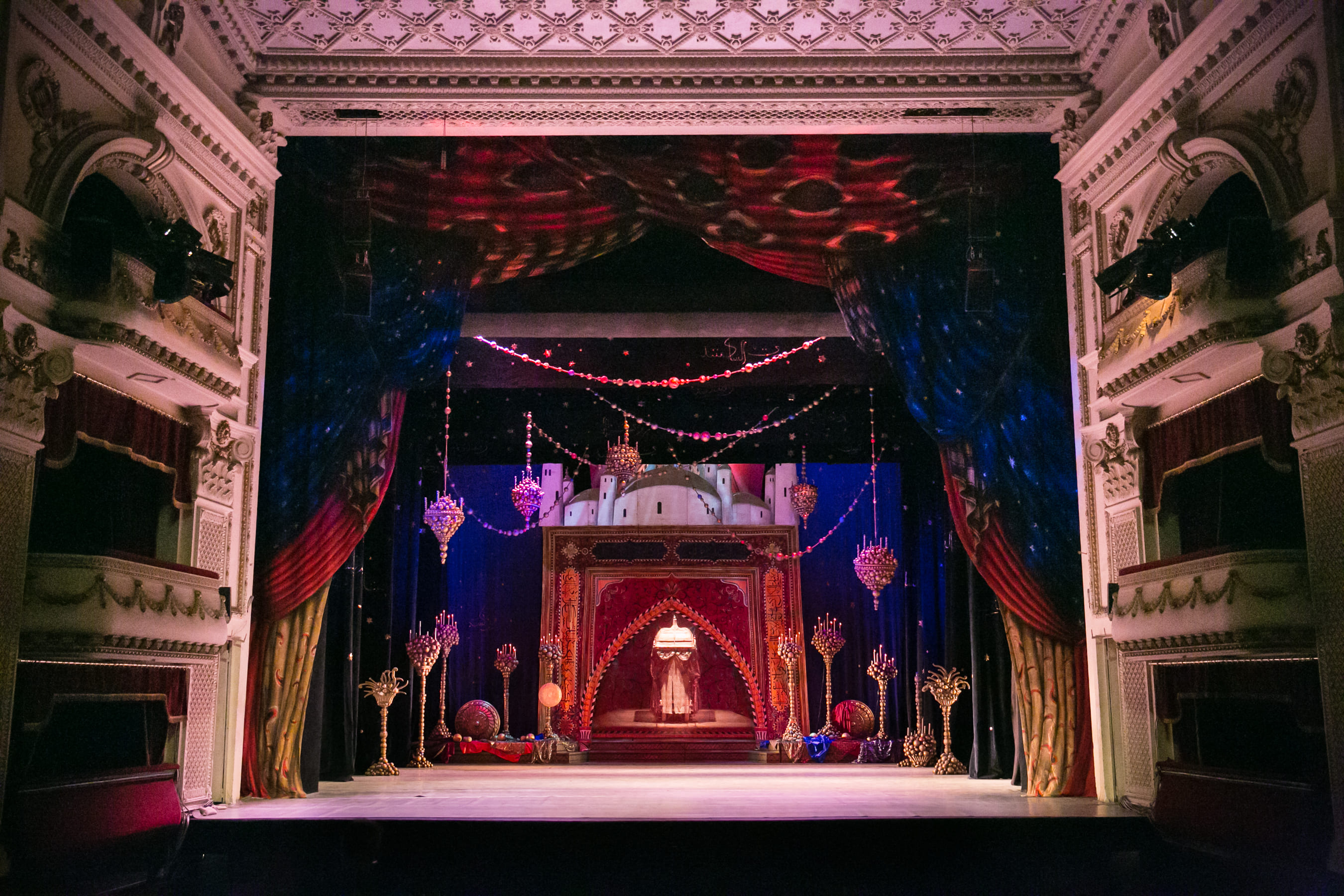 Приказките от „Хиляда и една нощ“ оживяват на сцената на Софийска опера и балет