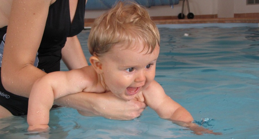 Плуване за бебета 