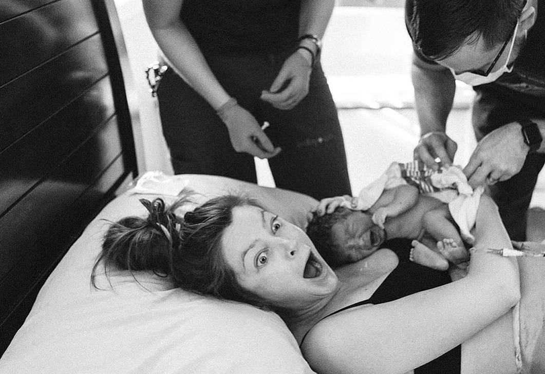 Снимка на току-що родено бебе стана вирусна в интернет 
