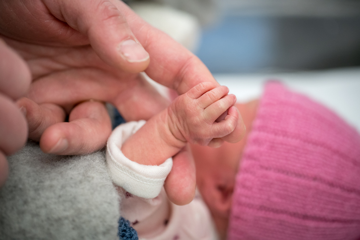 Недоносеното се ражда космато: други различия с родените в срок