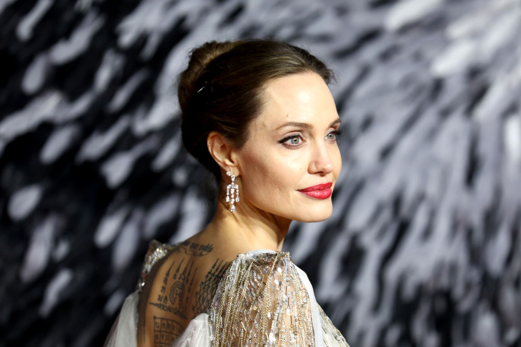 Анджелина Джоли с успех в съдебната сага с Брад Пит