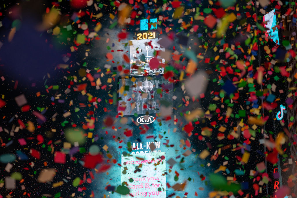 Празният площад Тайм скуеър в Ню Йорк посреща Нова година  