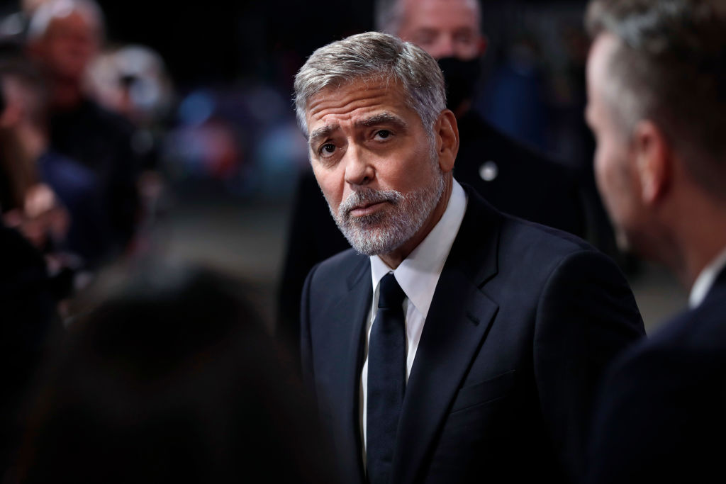 Джордж Клуни се шегува, че ще е вече много стар, когато дъщеря му тръгне по срещи 