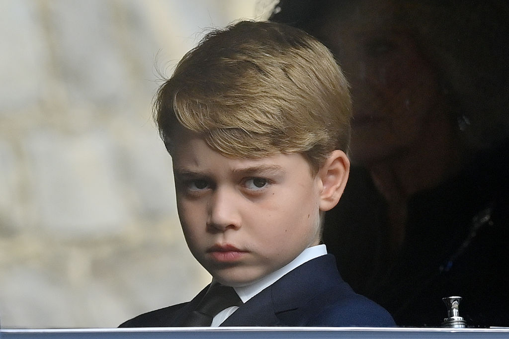 „Внимавайте, баща ми ще стане крал“: Принц Джордж респектира съученици