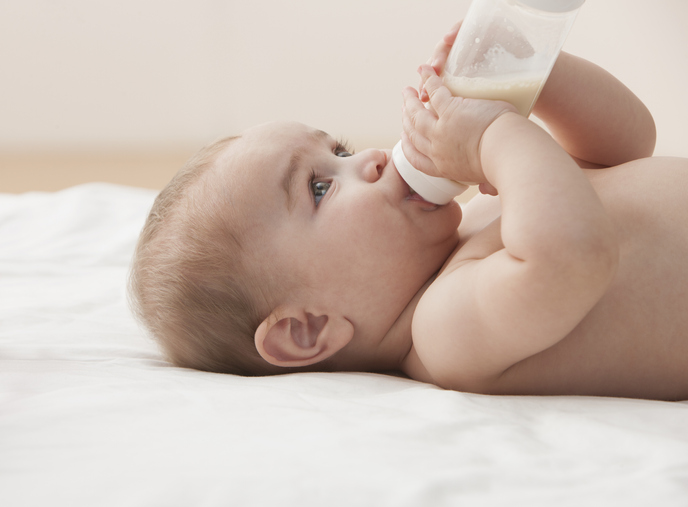 Деликатен въпрос: как да храним бебето при запек 