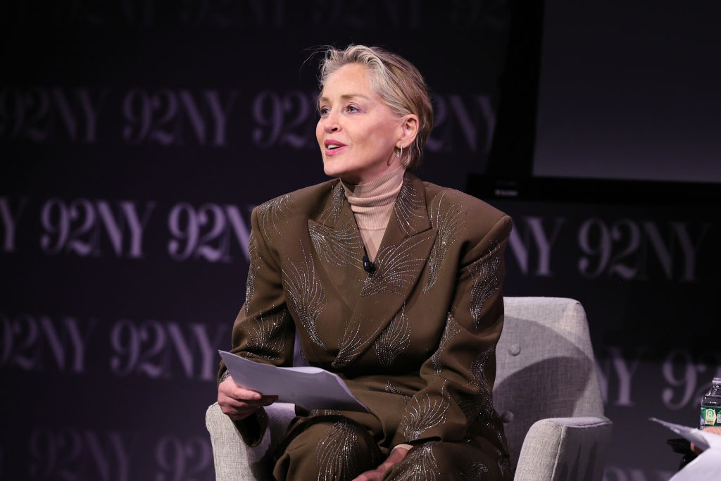 Семеен, затворник и наркоман: Шарън Стоун разказа какви мъже среща в сайт за запознанства