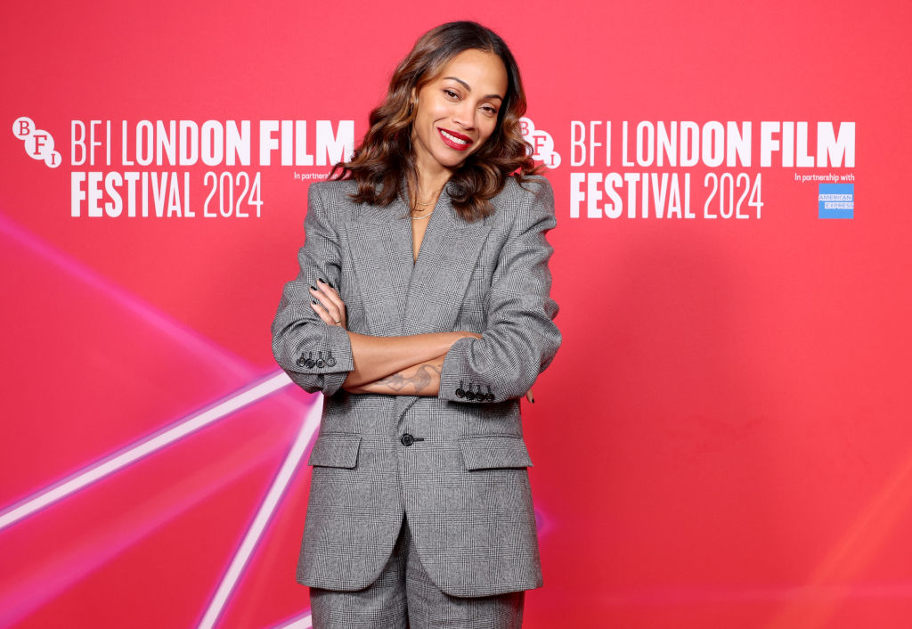 Зоуи Салдана показа как работи в компанията на децата