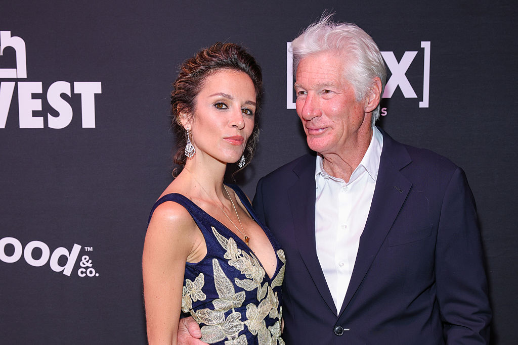 Ричард Гиър сподели рядка семейна снимка