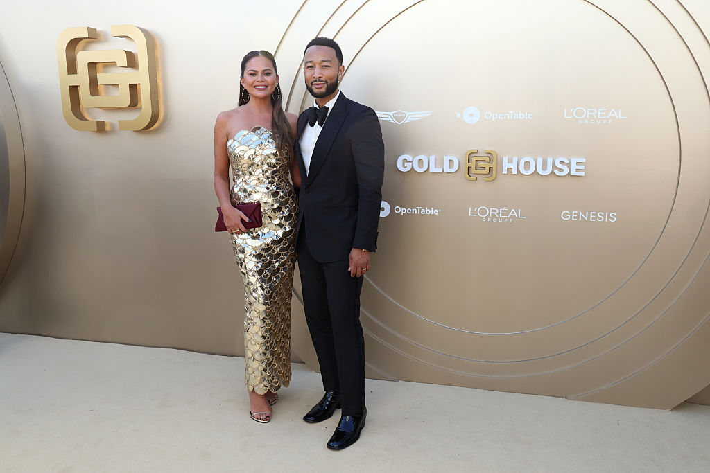 Джон Леджънд празнува втория рожден ден на сина си на плажа